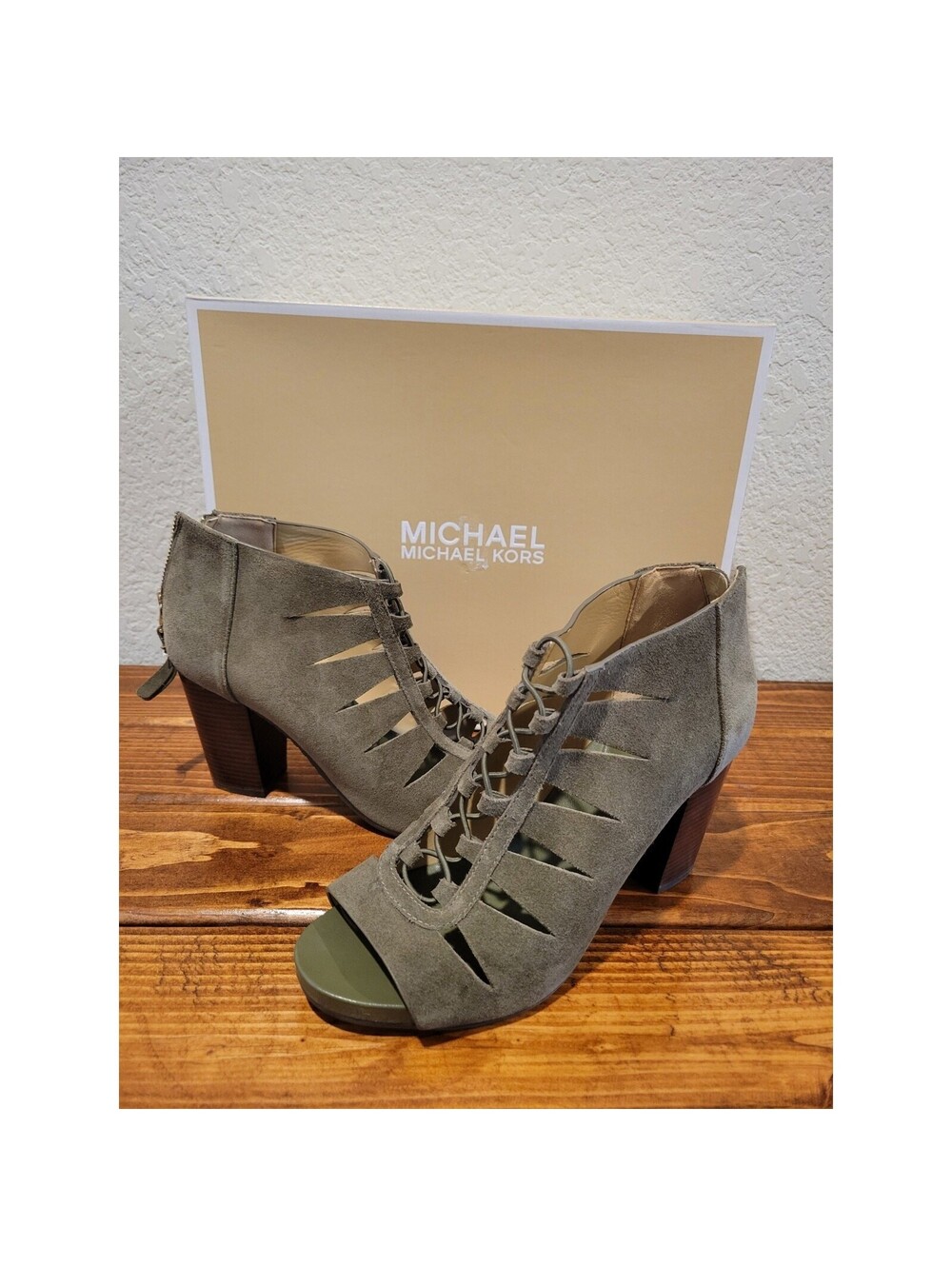 Michael Michael Kors Bootie Elsie Cut-Out Lace Up Sandle Ankle Sz 7M Suede Green